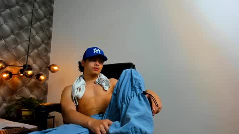 zeus online show from December 2024 06:50:01 PM