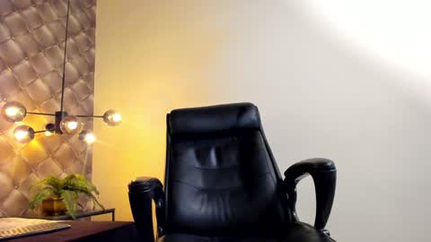 zeus online show from December 2024 10:14:02 PM