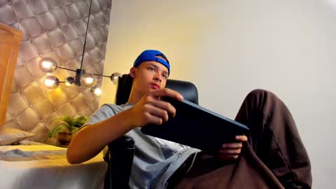 zeus online show from January 2025 05:49:01 PM