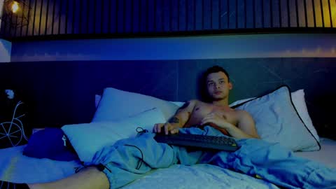 zeus online show from February 2025 03:55:02 AM