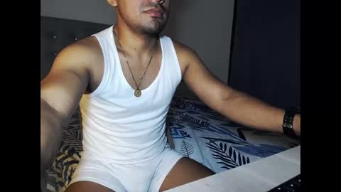 Snapshot of zeussexyhot chatting on May 2026 05:03:01 AM zeussexyhot online show from May 2026 05:03:01 AM