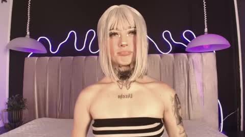 zhally_dee online show from April 2026 07:55:01 PM