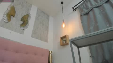 ZHAMIRA  ANDRES online show from October 2025 10:43:02 PM