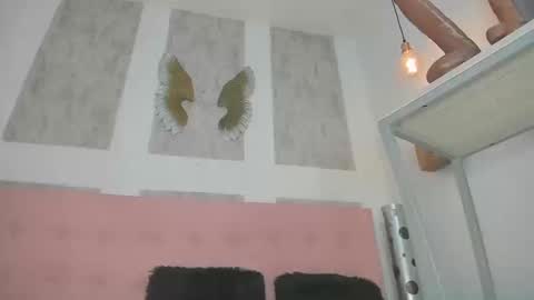 ZHAMIRA  ANDRES online show from March 2026 09:30:01 PM