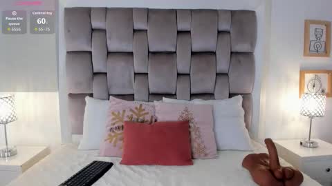 zharia_lux25 online show from March 2026 11:36:01 AM