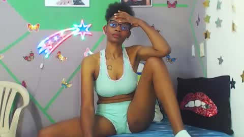 Snapshot of zharick_smithx chatting on January 2025 04:54:01 AM zharick online show from January 2025 04:54:01 AM