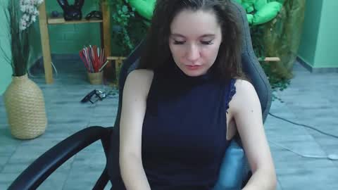 zianichols online show from February 2025 12:16:01 AM