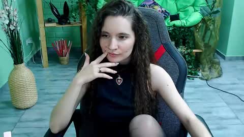 zianichols online show from March 2025 09:26:01 PM