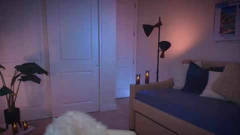 Snapshot of zlicious chatting on October 2025 10:18:01 PM Zara Join next live at 5PM EST online show from October 2025 10:18:01 PM