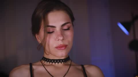 Zara  Join next live  at 5PM EST  online show from November 2025 11:04:01 PM