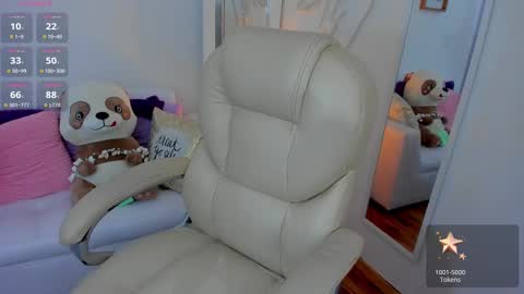 Zobe Love online show from March 2025 09:43:01 PM