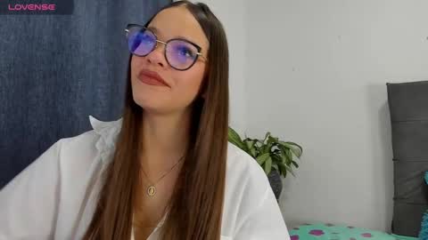 Snapshot of zoe69__ chatting on January 2025 04:07:02 AM ZOE online show from January 2025 04:07:02 AM