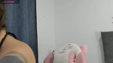 Snapshot of zoe69__ chatting on January 2025 05:13:01 AM ZOE online show from January 2025 05:13:01 AM