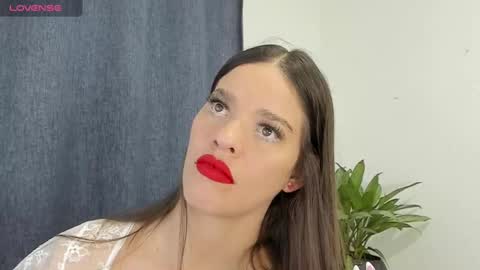 Snapshot of zoe69__ chatting on January 2025 03:44:02 AM ZOE online show from January 2025 03:44:02 AM