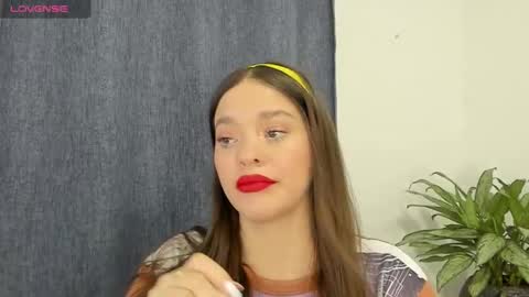 Snapshot of zoe69__ chatting on February 2025 04:42:01 AM ZOE online show from February 2025 04:42:01 AM