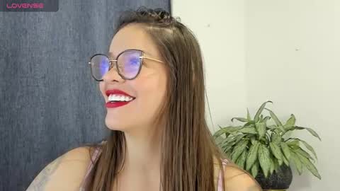 Snapshot of zoe69__ chatting on February 2025 03:40:01 AM ZOE online show from February 2025 03:40:01 AM