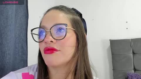 Snapshot of zoe69__ chatting on February 2025 05:37:01 AM ZOE online show from February 2025 05:37:01 AM