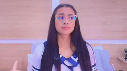 Snapshot of zoe_barlove chatting on May 2026 11:39:02 AM Your new obsession online show from May 2026 11:39:02 AM