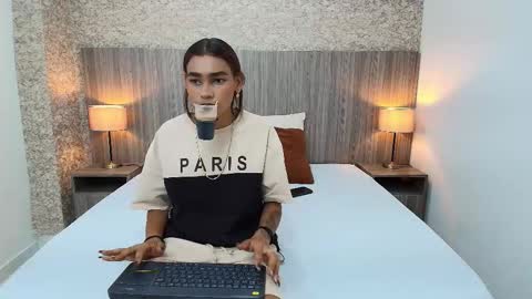 Snapshot of zoe_bermudez chatting on December 2025 11:25:02 AM Zoe online show from December 2025 11:25:02 AM