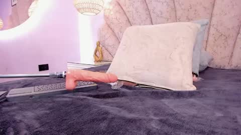 Snapshot of zoe_blosson chatting on May 2026 03:03:02 AM zoe_blosson online show from May 2026 03:03:02 AM