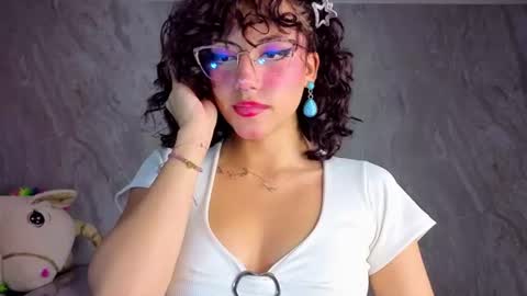 zoe_ch_ online show from June 2026 03:20:02 AM