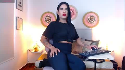 zoe_hecate online show from April 2026 07:19:02 PM