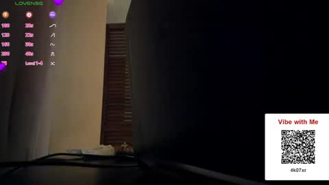 Snapshot of zoe_jeane_beker chatting on June 2026 02:01:01 AM ZOE online show from June 2026 02:01:01 AM