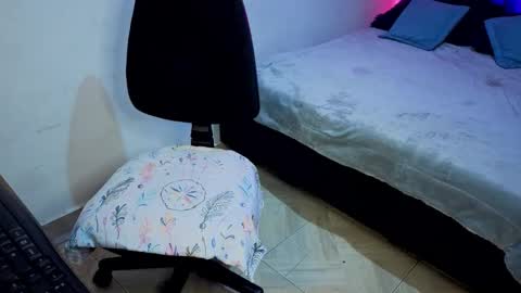 Snapshot of zoe_khall chatting on March 2026 02:03:01 AM ZOE online show from March 2026 02:03:01 AM