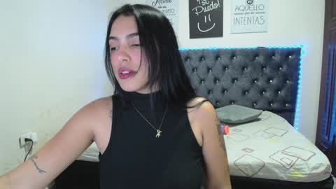 Snapshot of zoe_medina chatting on January 2025 05:06:02 AM   online show from January 2025 05:06:02 AM