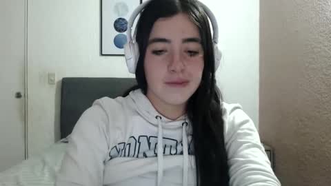 Snapshot of zoe_mill33r chatting on January 2025 03:47:01 AM Zoe online show from January 2025 03:47:01 AM