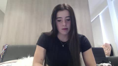 Snapshot of zoe_mill33r chatting on September 2025 05:13:01 PM Zoe online show from September 2025 05:13:01 PM