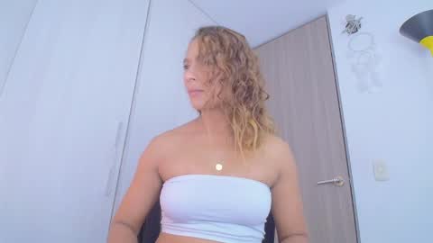 zoe online show from December 2025 08:26:01 PM