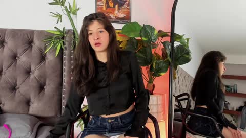 Snapshot of zoe_olsen__ chatting on February 2025 01:32:02 PM Zoe Olsen online show from February 2025 01:32:02 PM
