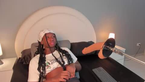 Snapshot of zoe_pinkett chatting on March 2026 04:18:02 AM zoe_pinkett online show from March 2026 04:18:02 AM