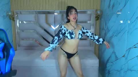 Zoe  online show from November 2025 03:27:02 AM