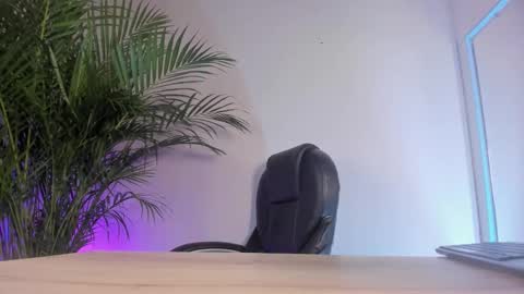 Snapshot of zoe_roux210949 chatting on February 2026 05:14:01 AM Zoe online show from February 2026 05:14:01 AM