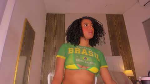 Hi guys i am Zoe  online show from February 2026 11:32:02 AM