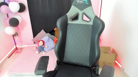 zoe_sullivan_ online show from December 2024 01:00:02 PM