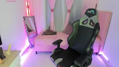 zoe_sullivan_ online show from February 2025 09:44:01 AM