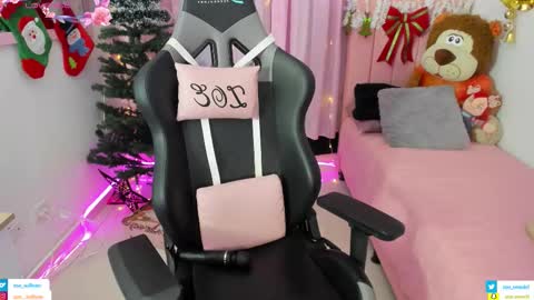 zoe_sullivan_ online show from November 2025 09:58:01 AM