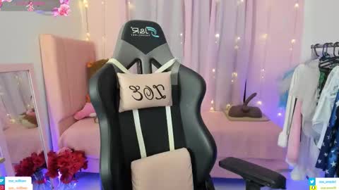 zoe_sullivan_ online show from February 2026 09:19:01 AM