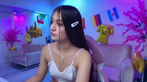 Snapshot of zoe_swan chatting on July 2026 11:29:02 AM Zoe online show from July 2026 11:29:02 AM
