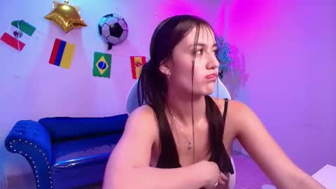 Snapshot of zoe_swan chatting on July 2026 11:40:01 PM Zoe online show from July 2026 11:40:01 PM