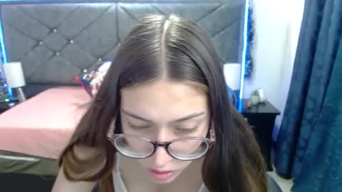 zoe_sweet050 online show from December 2025 07:44:01 PM