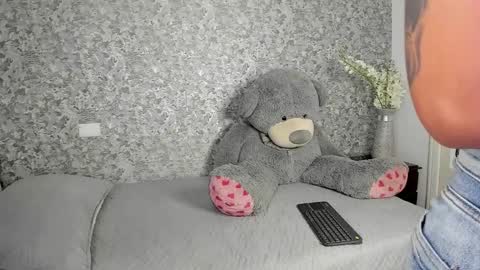 Zoe  online show from January 2026 08:14:01 PM