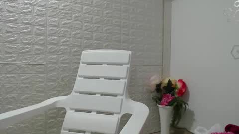 Carolina online show from October 2025 09:35:02 PM