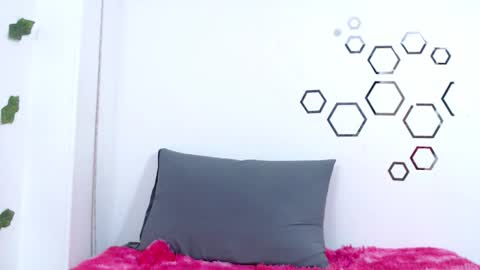 Carolina online show from November 2025 10:30:02 PM