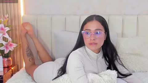 zoebarlowe online show from November 2025 07:14:01 PM