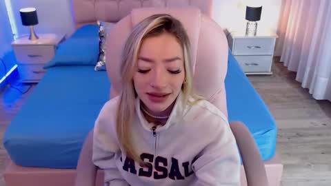 zoe online show from November 2025 04:21:01 AM