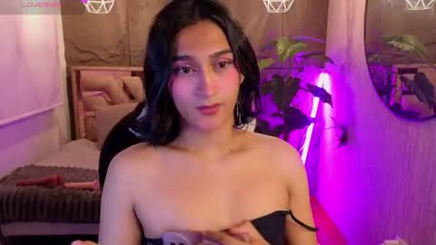 Snapshot of zoee_kiss_ chatting on August 2026 05:07:02 AM ZOE online show from August 2026 05:07:02 AM